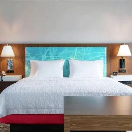 Hampton Inn & Suites هويل المظهر الخارجي الصورة