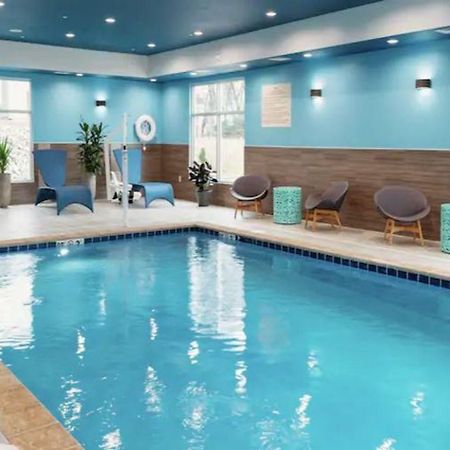 Hampton Inn & Suites هويل المظهر الخارجي الصورة