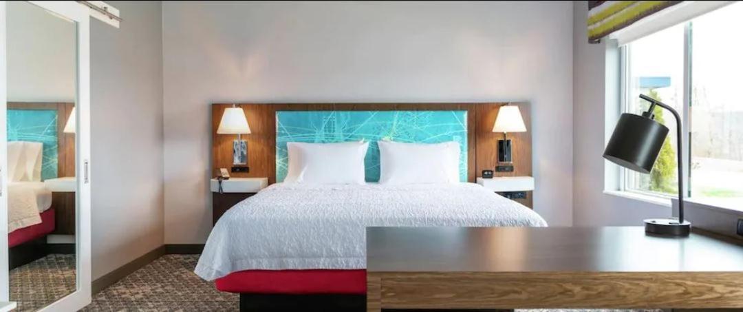 Hampton Inn & Suites هويل المظهر الخارجي الصورة