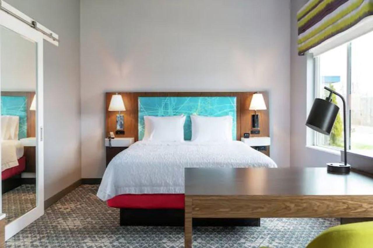 Hampton Inn & Suites هويل المظهر الخارجي الصورة
